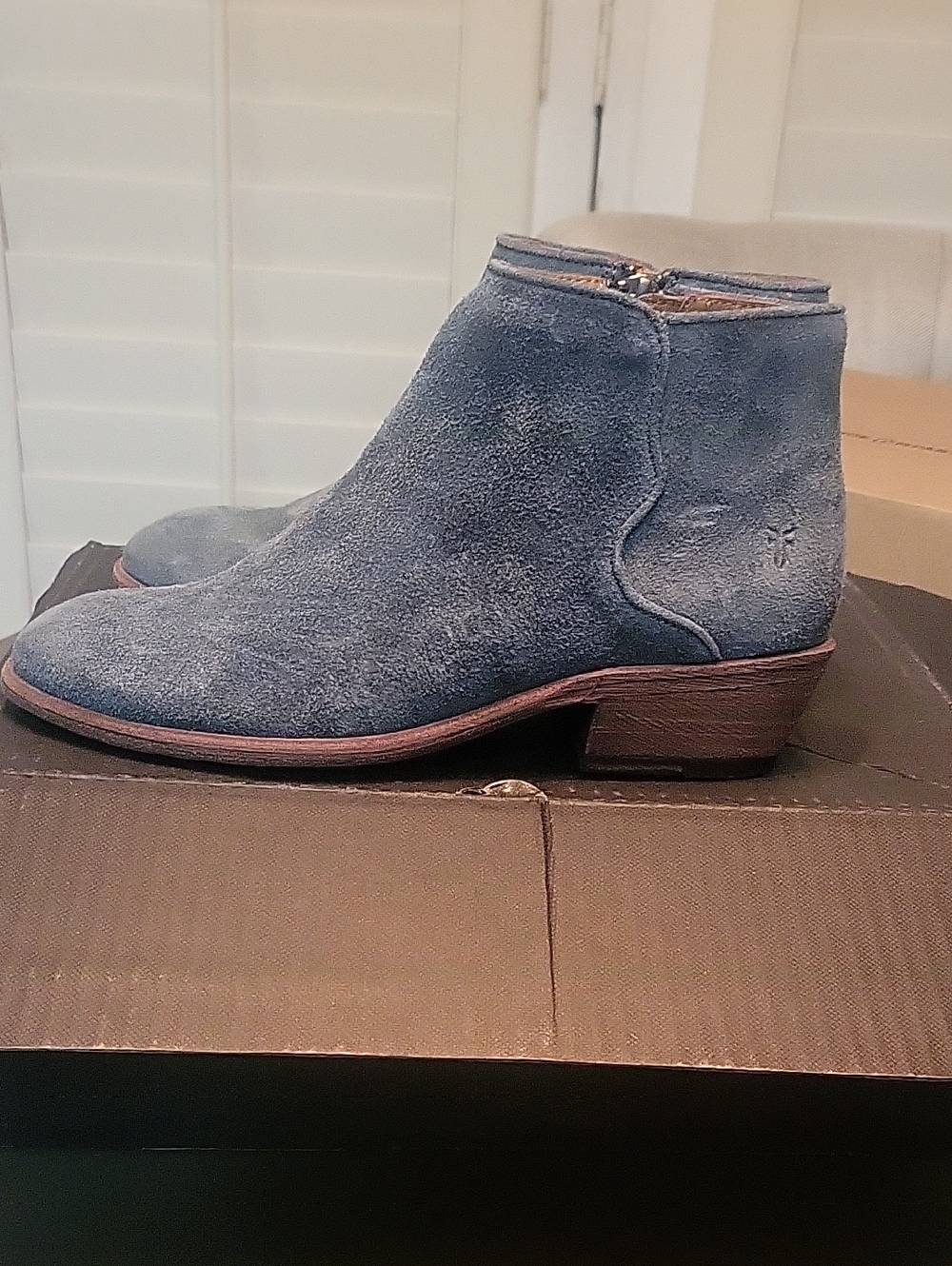 FRYE Classic Carson Piping Bootie - Picture 4 of 6